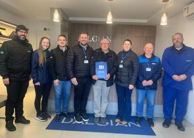 Dalgian recebe placa comemorativa alusiva aos 50 anos da Tramontina Eletrik